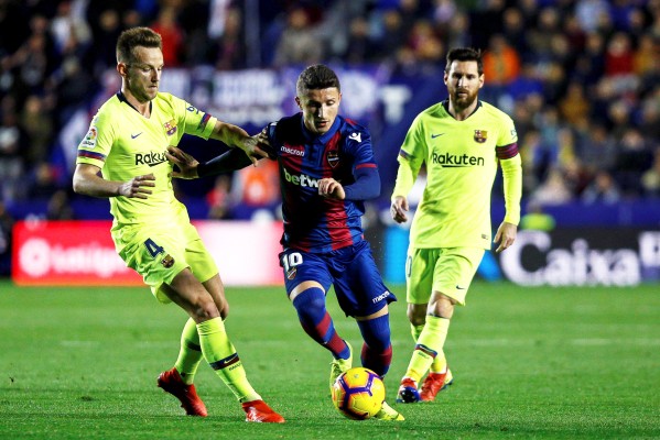 股票代码：基米希超越贝肯鲍尔