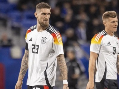 从弃儿到宠儿：安德里希如何用“硬核”表现征服纳格尔斯曼