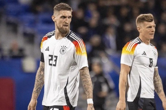 从弃儿到宠儿：安德里希如何用“硬核”表现征服纳格尔斯曼