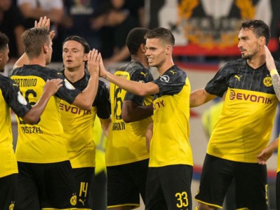 青春风暴掀翻领头羊！多特蒙德客场力克莱沃库森，终结其不败金身
