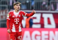 胜利的阴影：拜仁欧冠主场燃放烟火致两人受伤，面临欧足联严厉处罚 - 新闻 - 德国足球协会官方资讯