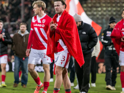 88.2% 升级率加持！科特布斯锁定德丙秋季冠军，队史首次登顶半程榜首剑指德乙