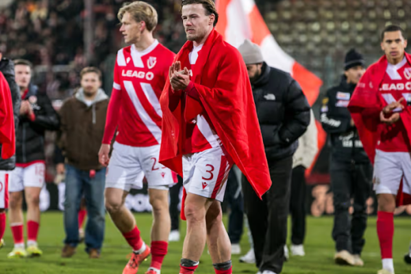 88.2% 升级率加持！科特布斯锁定德丙秋季冠军，队史首次登顶半程榜首剑指德乙 - 德国足球协会官方资讯